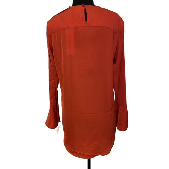 NWT Treasure Bond Silky Blouse Womens Small Red High Collar Office Modern Blouse - Picture 3 of 16